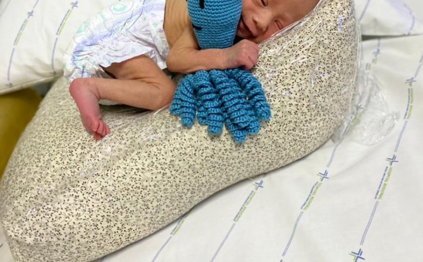 Polvinhos de crochê melhoram a recuperação em bebês prematuros do Hospital Regional