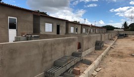 Estado assina 2º repasse para construção de casas populares em Carneiros