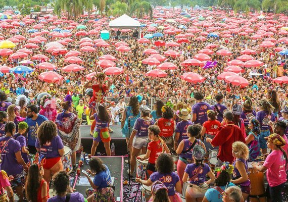 Dicas para amenizar os efeitos da ressaca e como manter o pique durante a folia