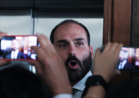 Eduardo Bolsonaro consta em lista de pena pendente de cumprimento