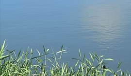 Corpo parcialmente submerso é encontrado por populares no Lago da Perucaba
