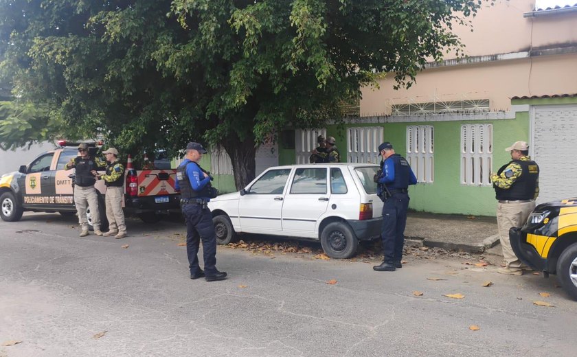 Veículo roubado é recuperado por equipe do DMTT no Trapiche da Barra