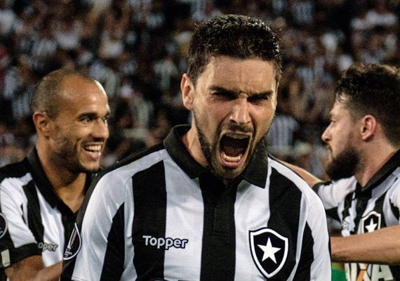 Botafogo vence no Rio e despacha Atlético Nacional