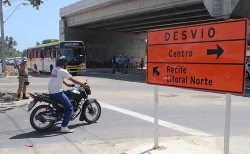 Trânsito flui normalmente no 1º dia de readequação no trânsito de Jacarecica