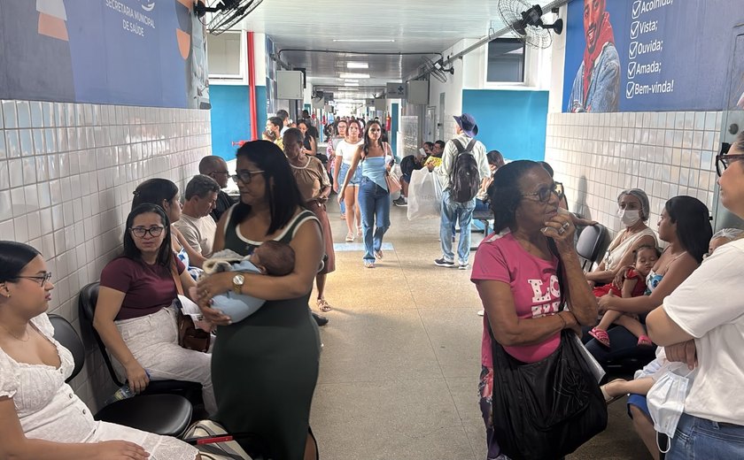 Servidores do PAM Salgadinho relatam cheiro forte e risco à saúde no Bloco L