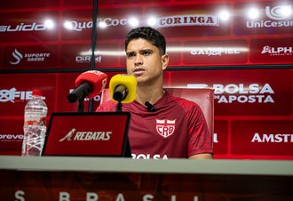 Kevin destaca evolução do CRB sob comando de Fábio Matias