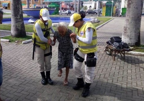 Idosa de 79 anos é encaminhada a abrigo após intervenção de agentes do Ronda no Bairro