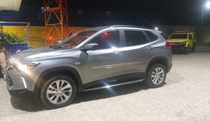 PM apreende duas armas de fogo e recupera veículo roubado no interior de AL