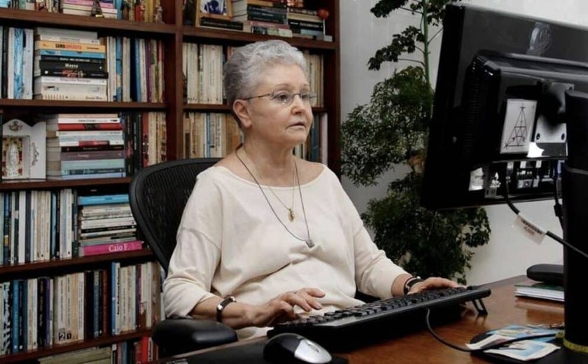 Maria Adelaide Amaral é dispensada pela Globo após 32 anos: ‘Não quero nunca mais escrever novelas’