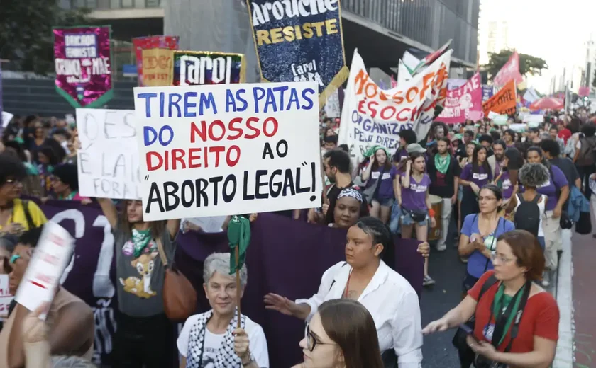 Ataque a aborto legal espalha 'pânico moral', diz dirigente do Conanda