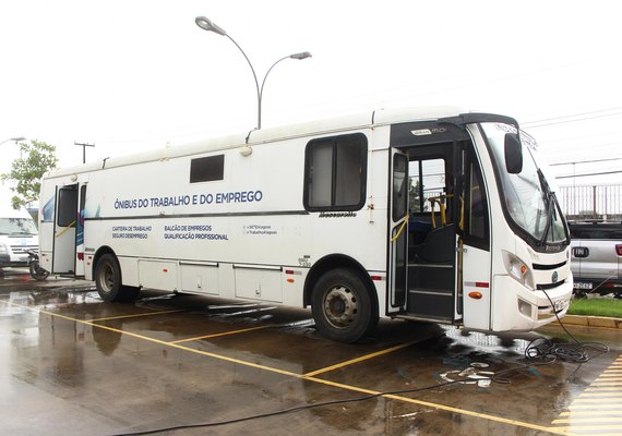 Sine Alagoas participa de ação itinerante na Praça Deodoro, nesta segunda (5)