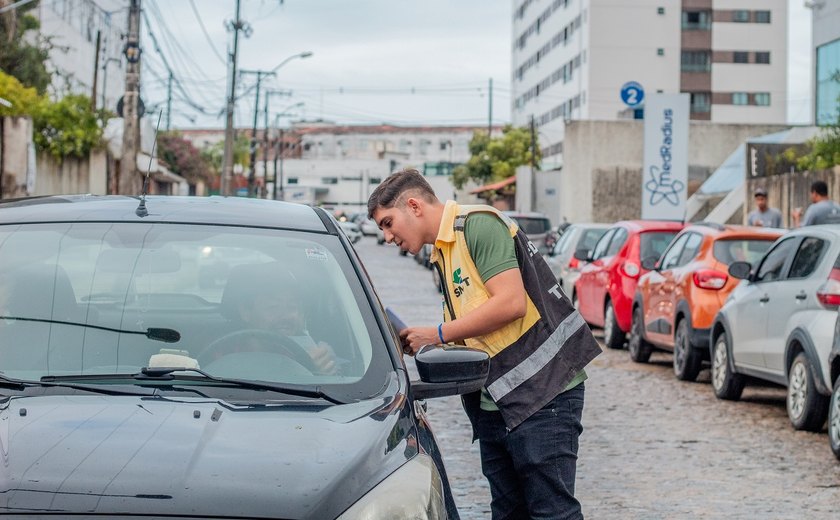 Mudanças no trânsito da Gruta de Lourdes são informadas a motoristas e moradores