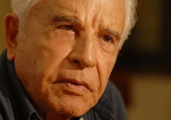 Cid Moreira completa 90 anos: 'Já é uma colher de chá muito grande'
