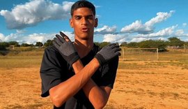 Luva de Pedreiro toma atitude drástica e anuncia fim da carreira: 'Vou viver minha vida normal'