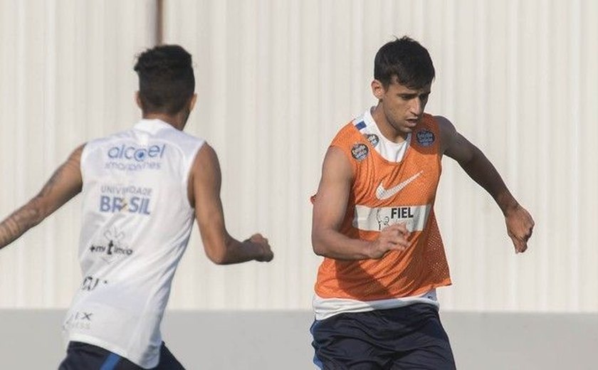 Camacho ganha vaga de Gabriel no Corinthians para jogo contra o Vasco