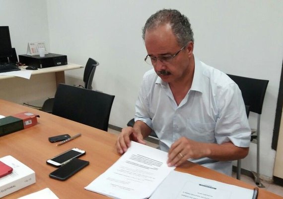 Relatório da reforma política prevê fim dos vices e voto em lista