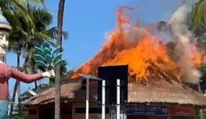 Incêndio destrói barraca na orla da Pajuçara, em Maceió
