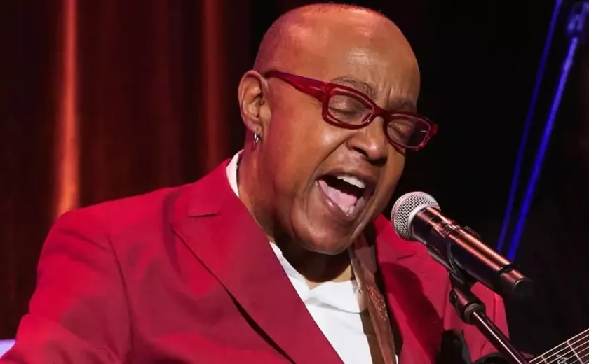 Morre o cantor Peabo Bryson, voz de clássicos da Disney como Aladdin e A Bela e a Fera