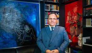 Fernando Maciel ministra palestra na Academia Alagoana de Letras