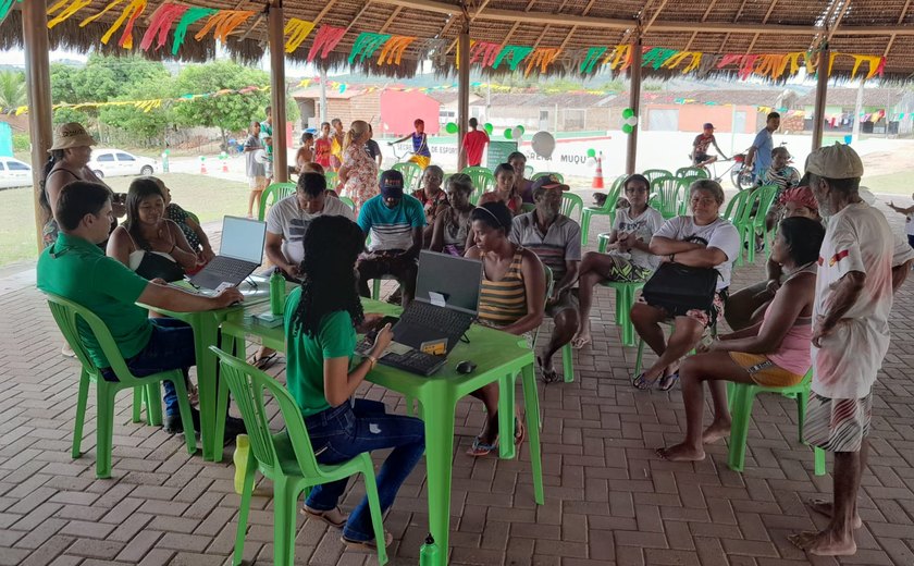 Comunidade Muquém recebe atendimento itinerante para inclusão na tarifa social de água e esgoto