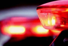 Mulher é detida acusada de torturar os próprios filhos