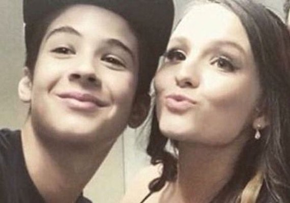 Larissa Manoela termina namoro com João Guilherme e internet 'desaba'