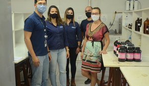 Departamento de Química da UFAL recebe doação de reagentes