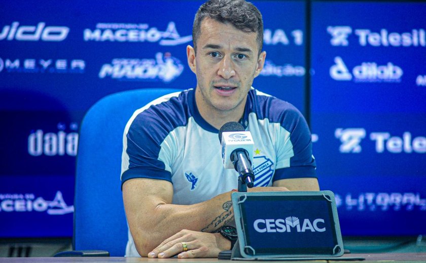 Ronaldo Mendes, do CSA, celebra gol e projeta clássico contra o CRB