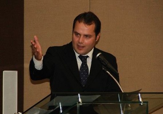 Concurso para PM e Bombeiros é anunciado por governador