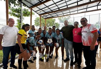 Nasa vence as Meninas da Vila e se torna campeã da 1ª edição do Torneio Futebol Feminino é Massa