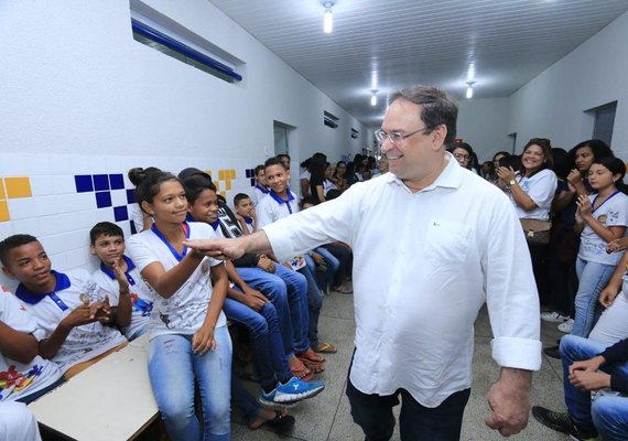 Gestão de Luciano Barbosa implantou 62 escolas de tempo integral