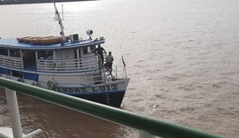 Governo do Amapá vai contratar empresa para içar barco do Rio Jari