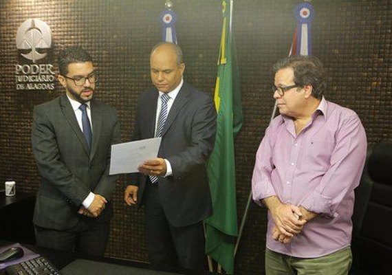 João Paulo Martins toma posse como juiz-auxiliar da Corregedoria Geral