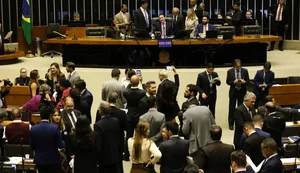 Hugo Motta adia votação de PL Antifacção para terça-feira (18)