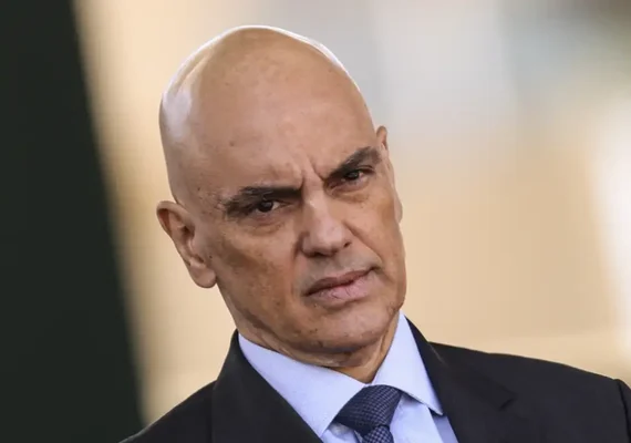 Alexandre Moraes determina desbloqueio do X no Brasil