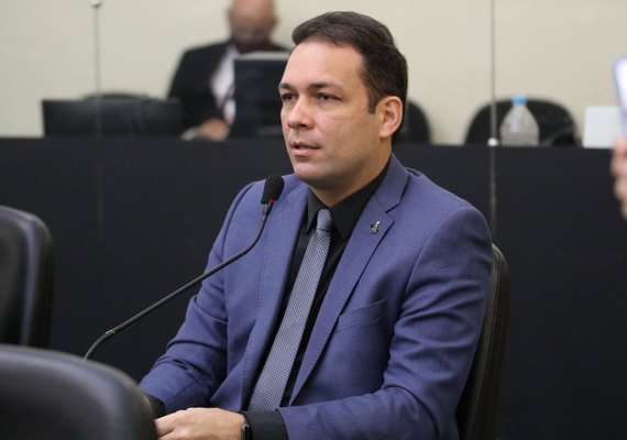 Dudu Ronalsa solicita criação do cargo de psicólogo na Perícia de Alagoas