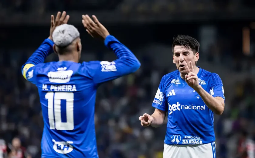 Cruzeiro vence Flamengo e Palmeiras agradece no Brasileirão