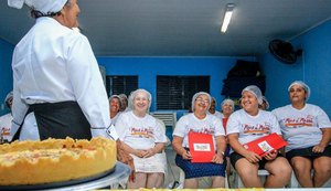 Alunas de curso de culinária pretendem gerar renda