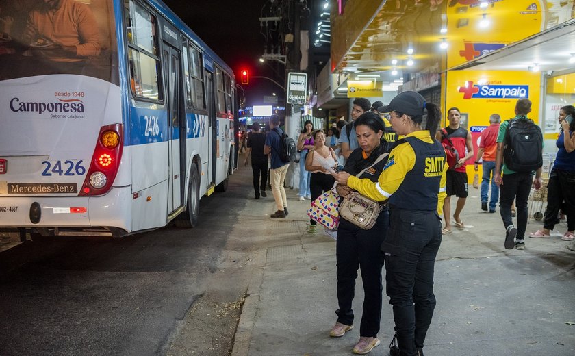 DMTT realiza ação educativa para reforçar divulgação da Lei da Parada Segura