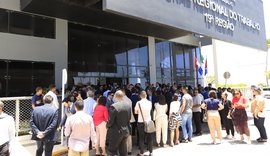 Advogados fazem ato contra violência e ameaças