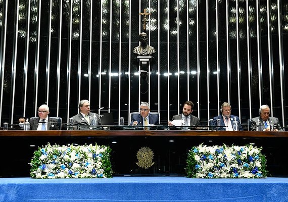 Em homenagem no Plenário, ufólogos cobram liberação de documentos sobre OVNIs