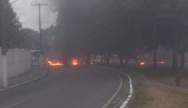 Moradores da Cambona interditam Leste-Oeste para protestar contra falta d'água