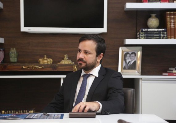 Presidente da OAB-AL manifesta preocupação quanto às declarações de Bolsonaro