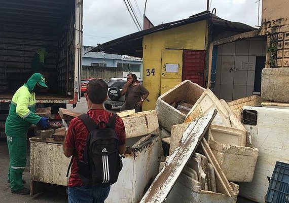 Cerca de 300 kg de carnes estragadas foram apreendidas durante fiscalização