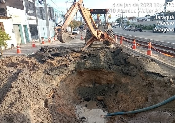 BRK trabalha para solucionar vazamento de grande porte no Jaraguá