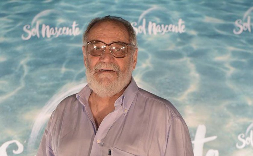 Autor de novelas, Walther Negrão volta a ser internado em hospital de SP