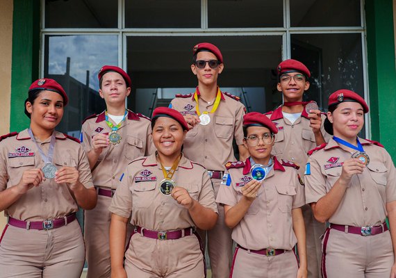 Alunos do Colégio Tiradentes conquistam 28 medalhas em olimpíadas de Ciências e Química