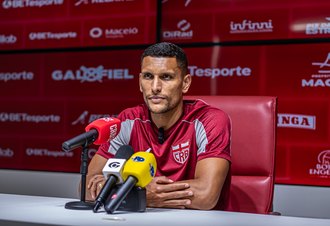 Higor Meritão destaca regularidade e projeta futuro do CRB após reta final da Série B