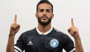 Jogador alagoano que atuava nos Estados Unidos morre após veículo invadir sua casa