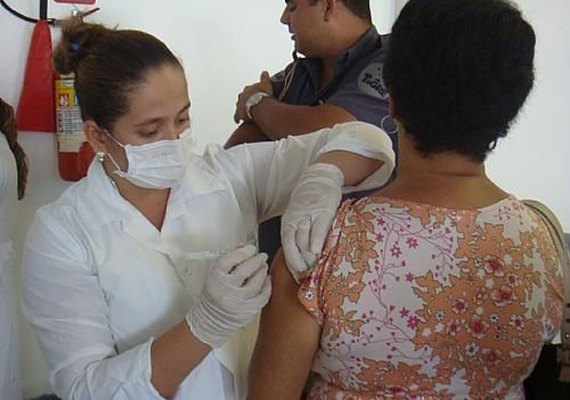 Secretaria orienta população sobre vacina contra febre amarela